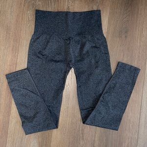 NVGTN black speckled seamless legging, size small